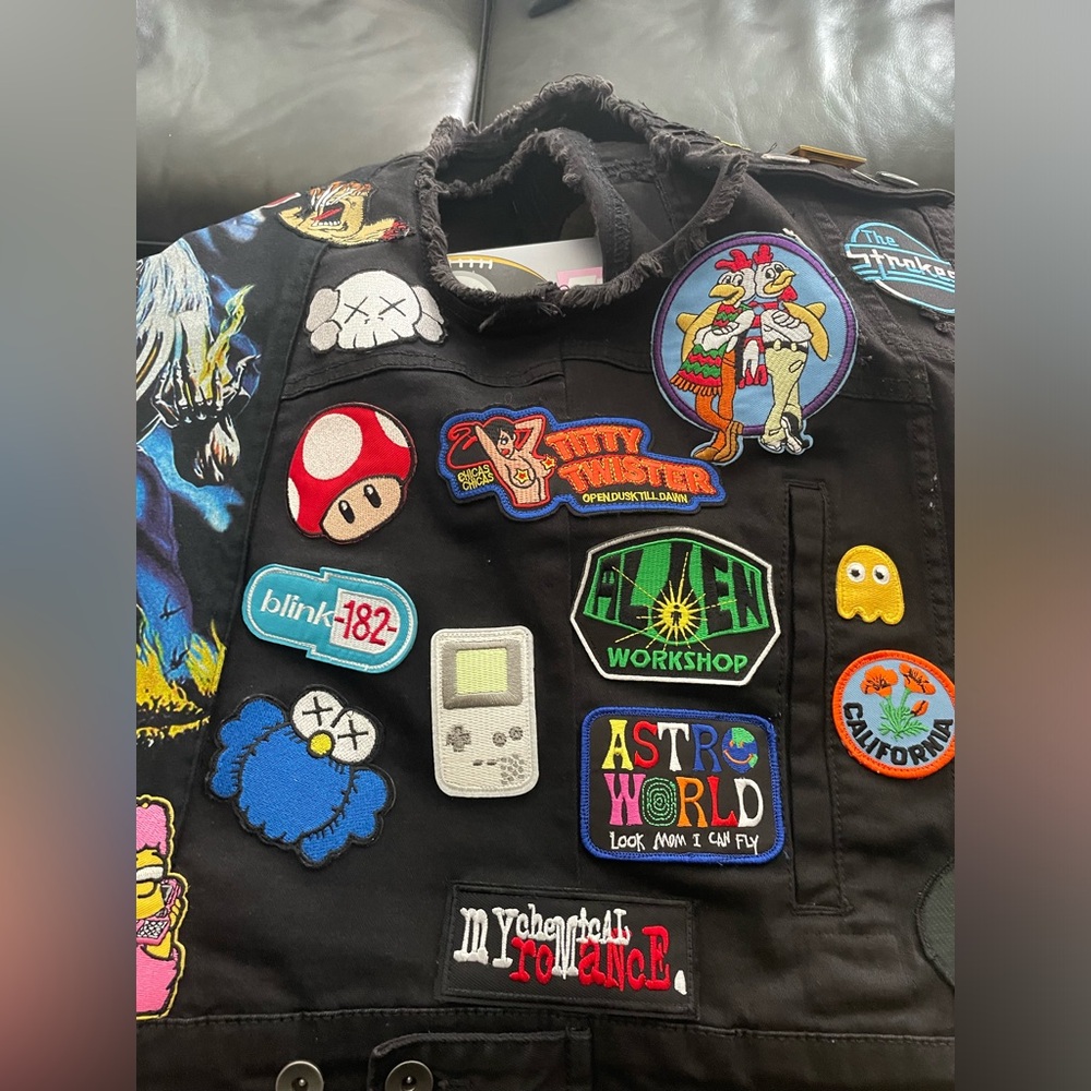 Custom battle vest skateboarding themed - Picture 3 of 4